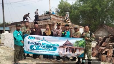 Polsek Ngraho Melaksanakan  Bhakti Sosial Bersama TNI dan Masyarakat Bedah Mushola Al-Mubarok