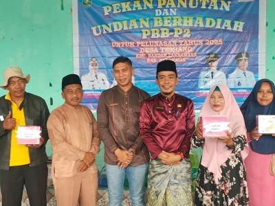 sadar-dan-patuh-warga-temiang-bayar-pajak-pbb-p2-dan-dibawa-hadiah-pulang